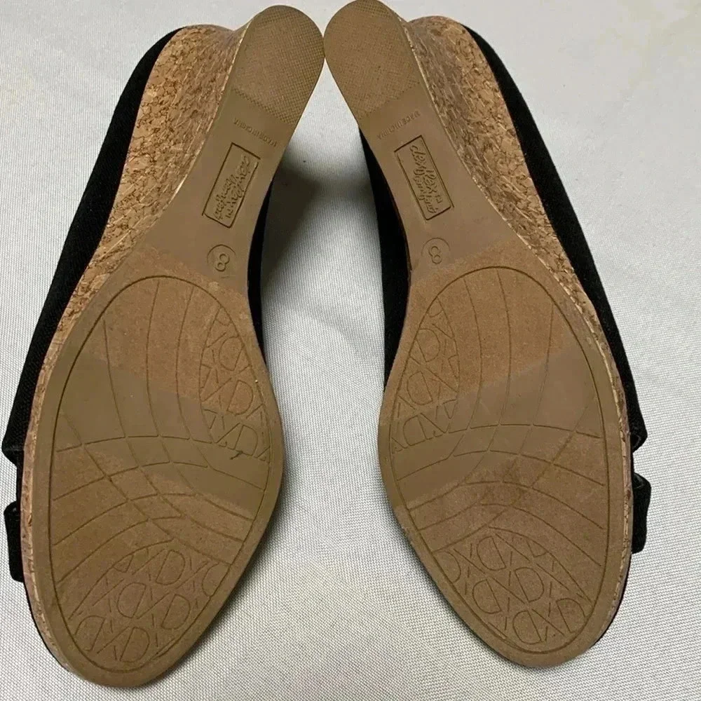 Dex flex Comfort Women’s Shoes. Size 8. Never worn.